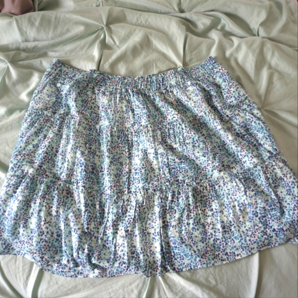 Loft skirt size XL